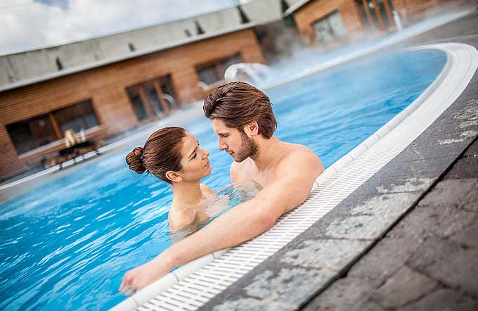 aquabasilea-sauna-pool-2_b7c753fb25d24519f25f24ba18f35857